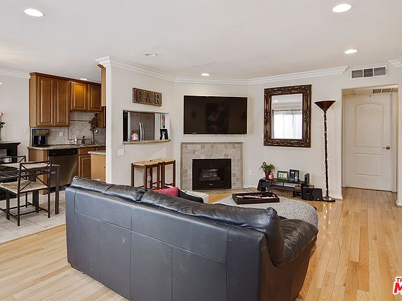 2nd image of 4466 Coldwater Canyon Ave APT 202