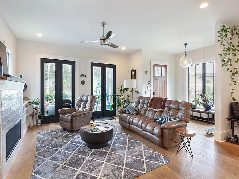 702 Grant Ter SE — Photo 10