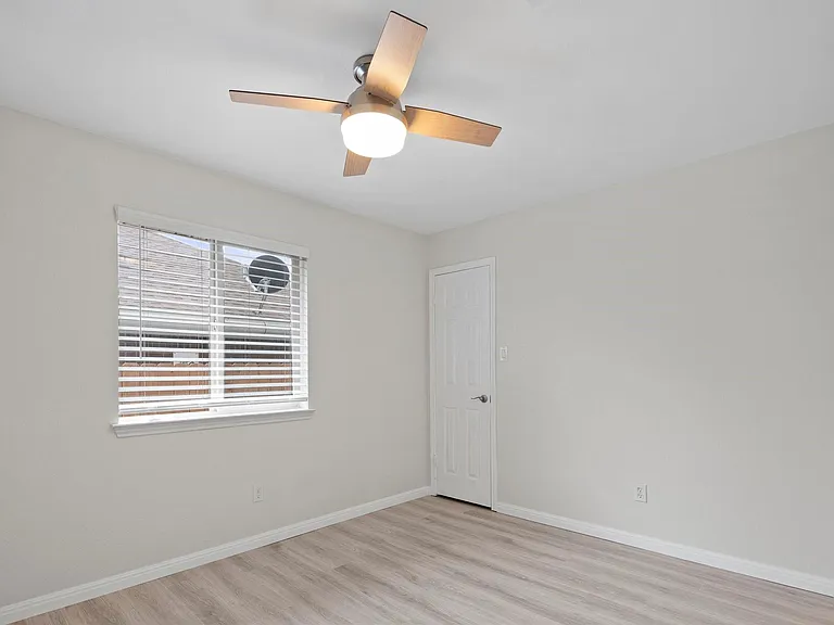 1408 Deer Ledge Trl — Photo 28