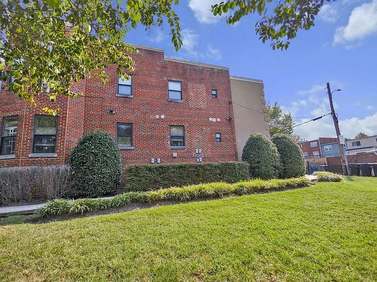 1301 Adams St NE #C — Photo 23