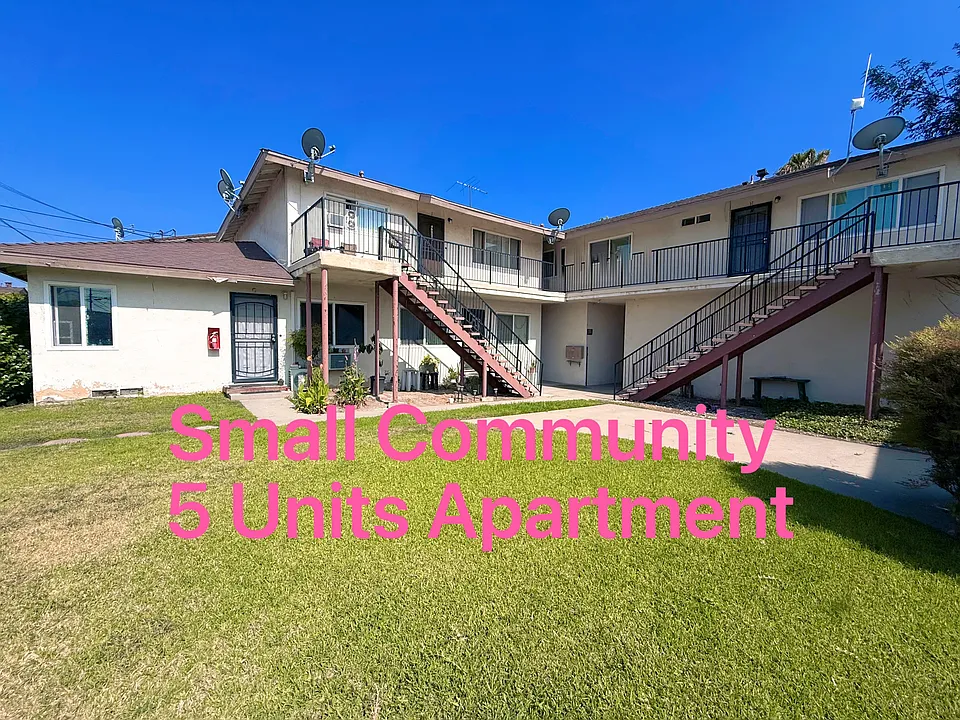 327 E Navilla Pl #J