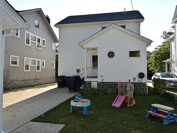 3rd image of 1195 Gladys Ave