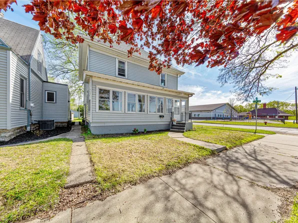 727 2nd St NW, Faribault, MN 55021