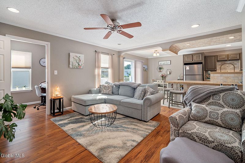 3rd image of 1710 Cambridge Manor Drive