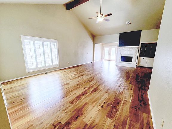 3rd image of 12221 Foxglove Ct