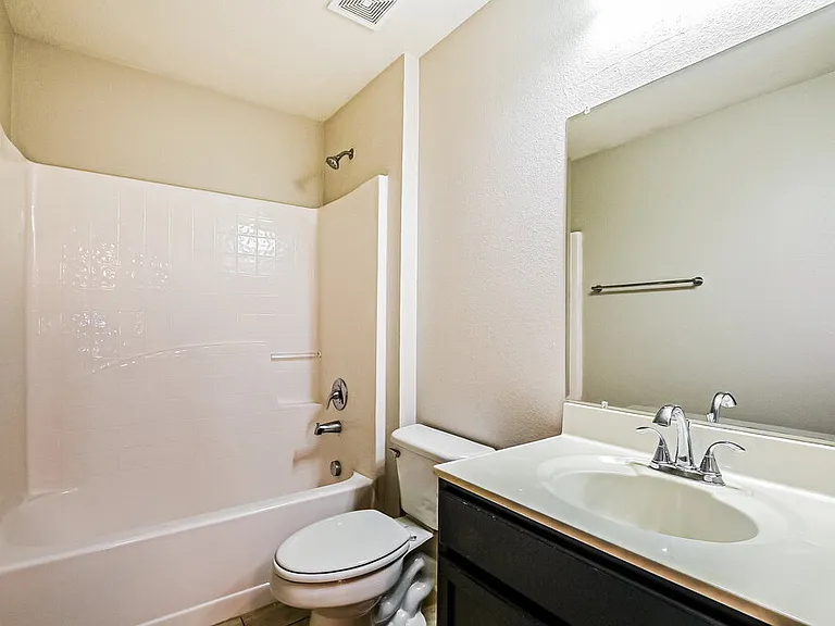 801 Clear Brook Ct — Photo 15
