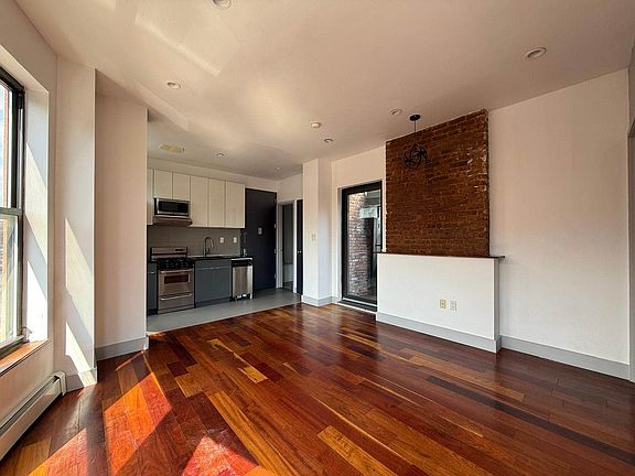 3rd image of 434 Hancock St APT 3R