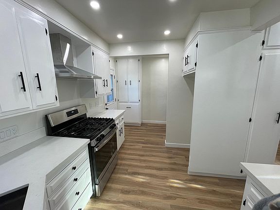 5th image of 4114 Bledsoe Ave
