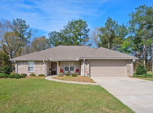 155 Meadowood St, Petal, MS 39465