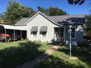 909 N Grand Ave, Ellsworth, KS 67439
