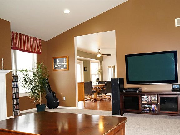 4th image of 10909 Nylen Dr
