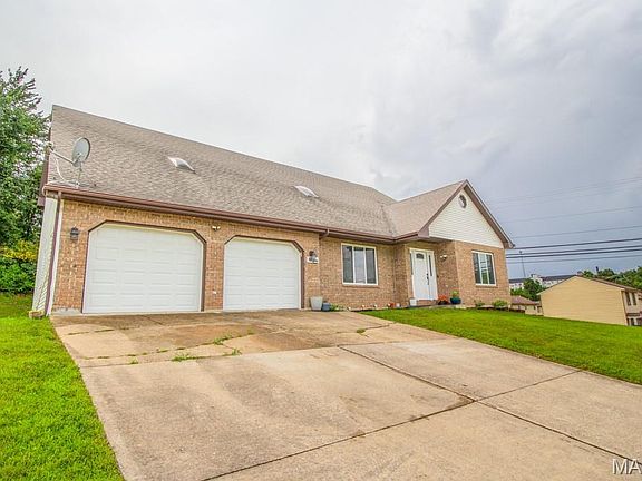 2nd image of 210 Vickie Lynn Ln