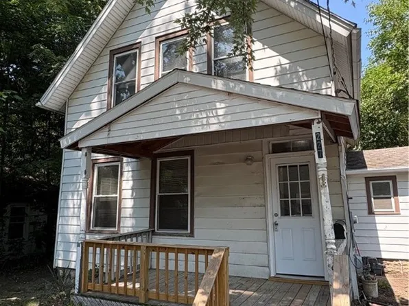 227 7th St, Elyria, OH 44035