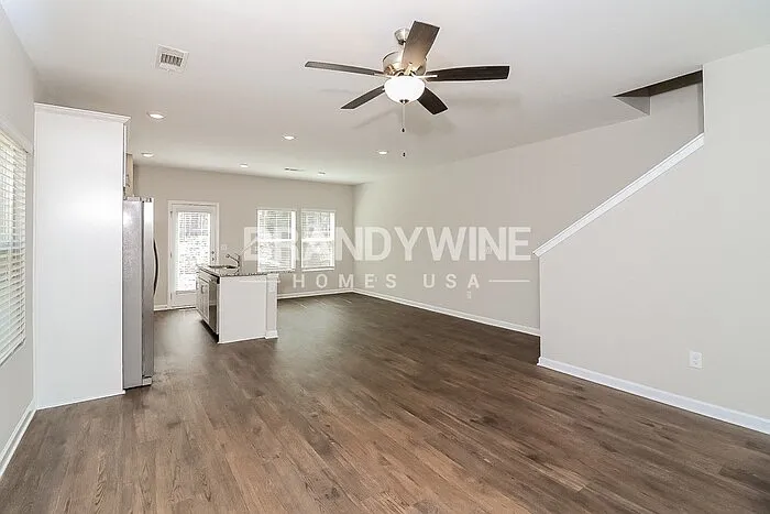 3 bed, 2.5 bath, 1530 sqft, $2,045 — Photo 4