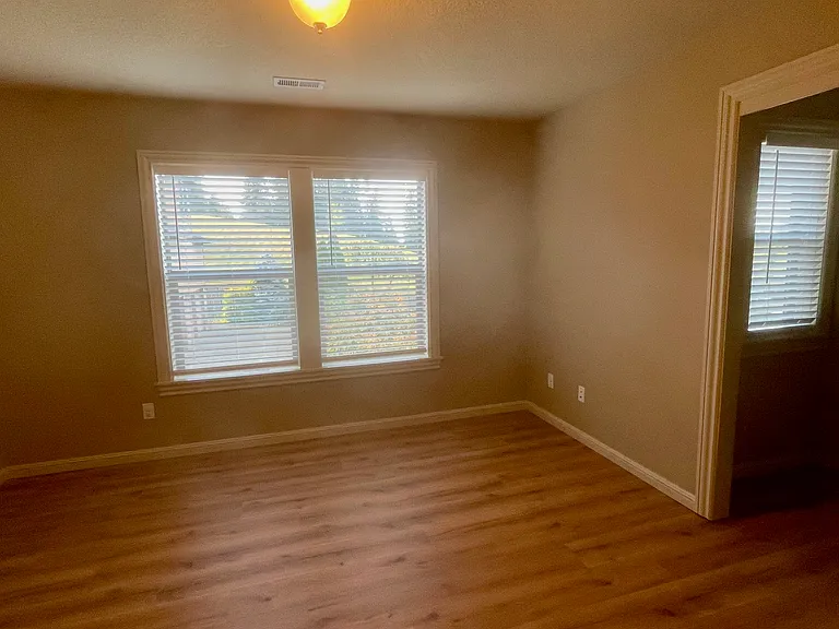 12318 NW 21st Ave — Photo 37