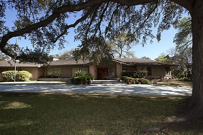 1st image of 101 Paseo Encinal St