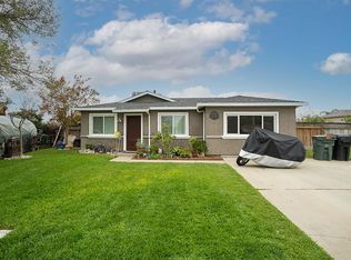 1000 Sunrise Ct, Livingston, CA