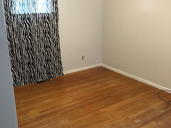 3rd image of 2249 E Dorothy Ln
