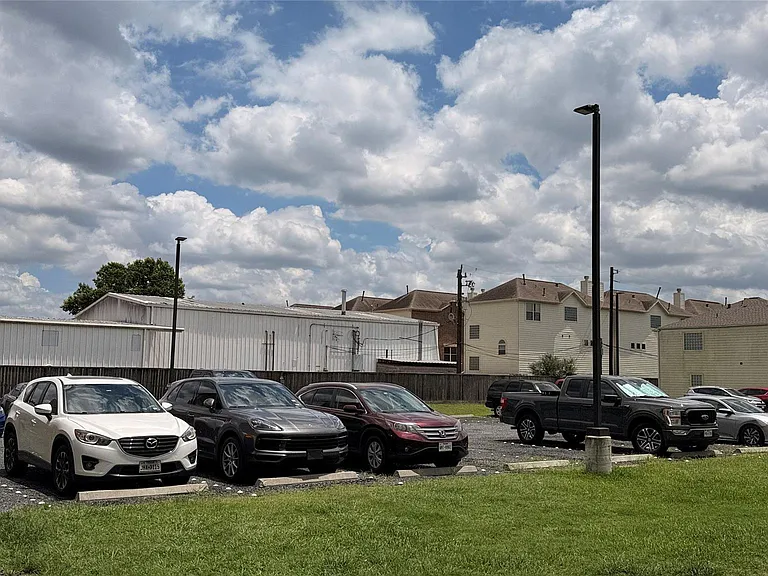 650 Westcross St #85 — Photo 35