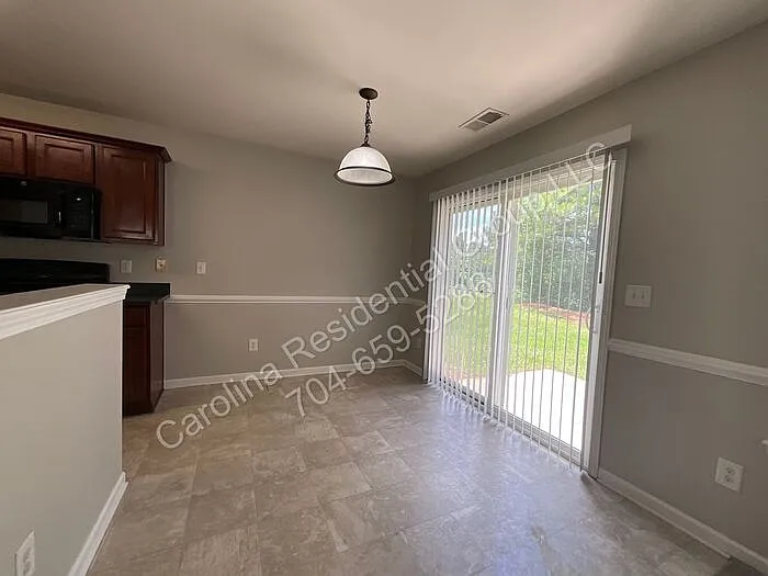 7043 Haines Mill Rd — Photo 6