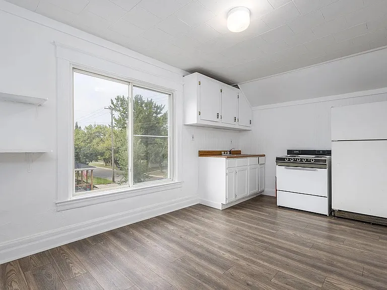 667 Pine St #2 — Photo 4