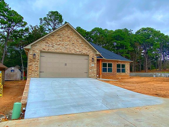 2nd image of 133 W Circle Dr