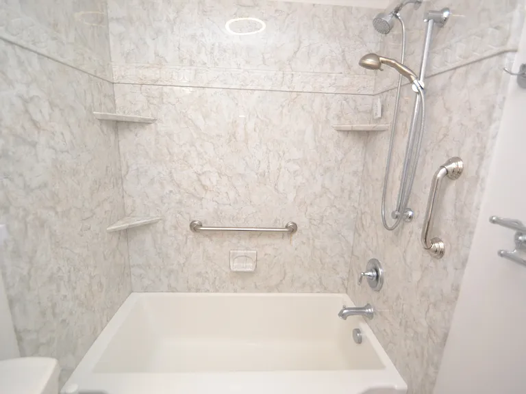 806 Kingswood Dr — Photo 20