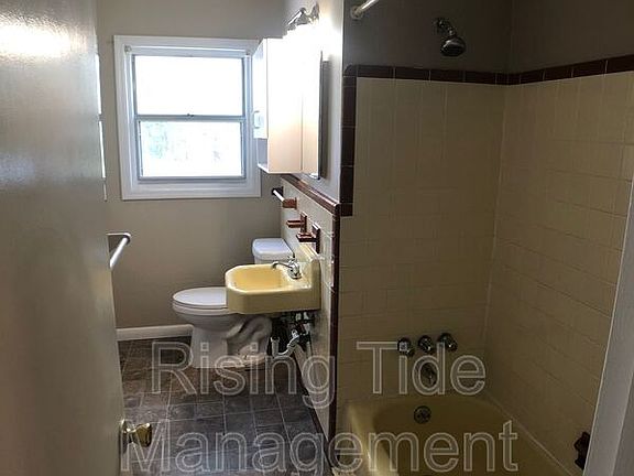 5th image of 200 E Haven Dr