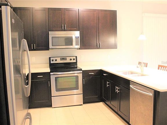 4th image of 11836 Thatcher Ave