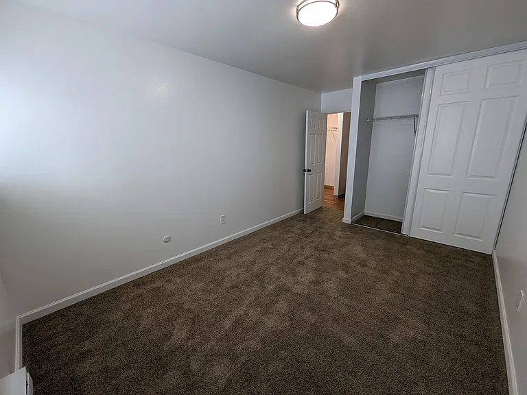 Tiki Apartments — Photo 31