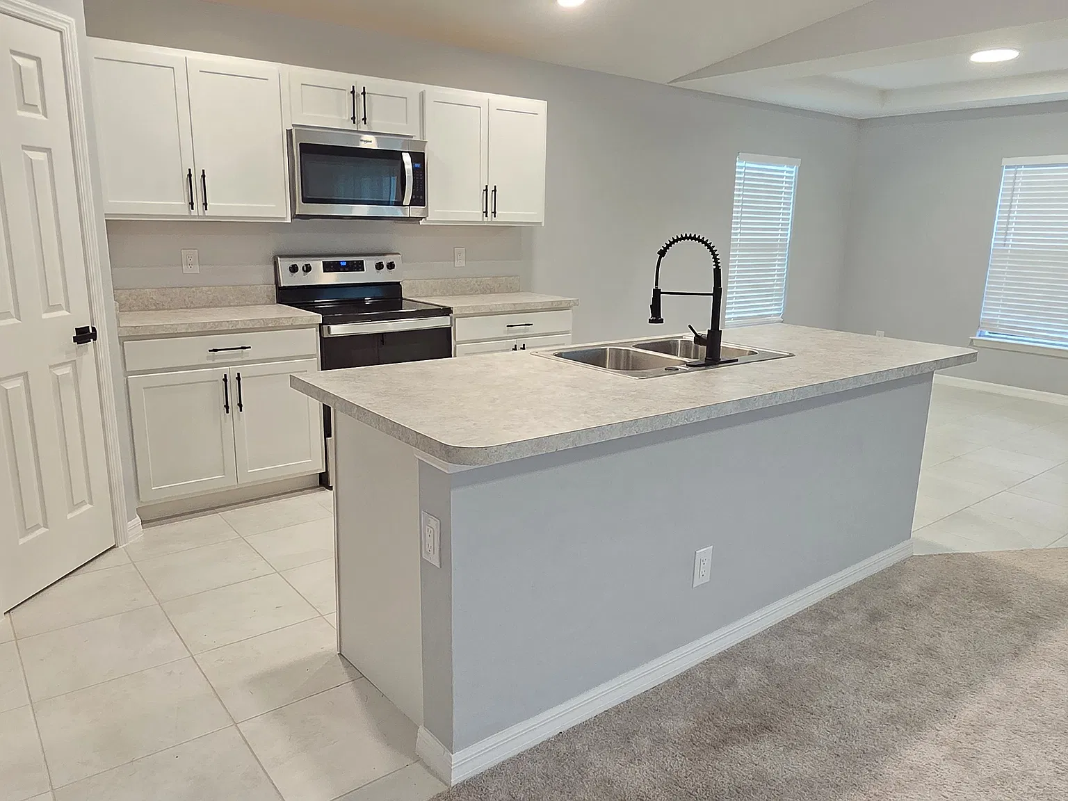 4 bed, 1810 sqft, $1,900 — Photo 4