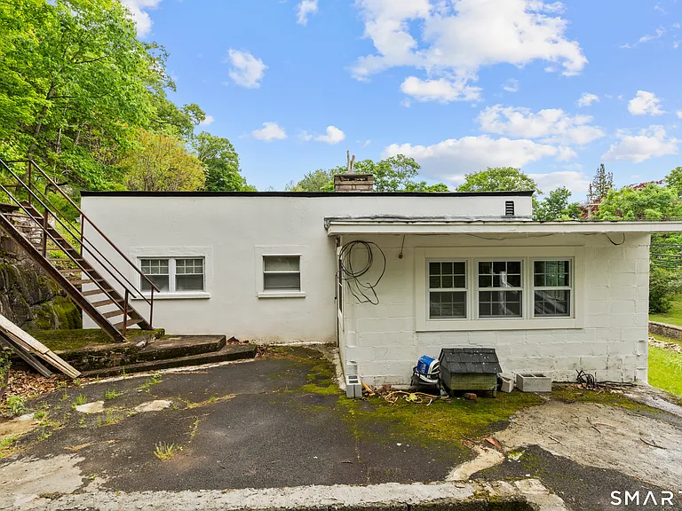399 Hawthorne Ave — Photo 7