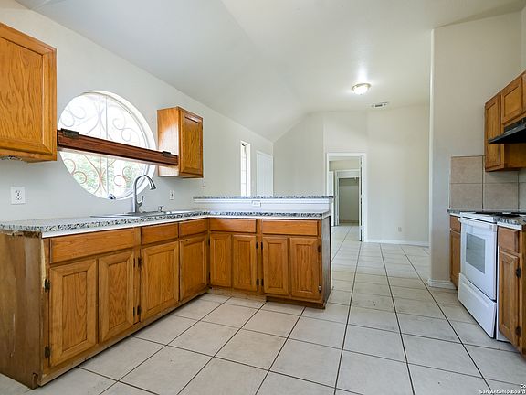 4th image of 6803 Yucca Vly Dr