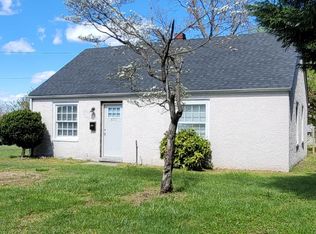 401 Custis St, Crewe, VA 23930