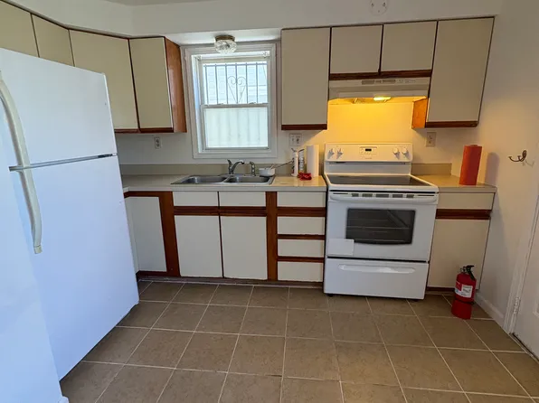 381-383 Halladay St, Jersey City, NJ 07304