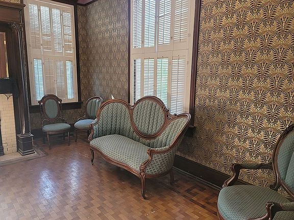 Ladies Parlor 2