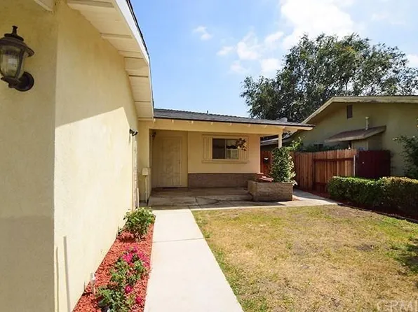 17585 Vine St, Fontana, CA 92335