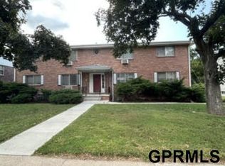 1010 N 40th St, Omaha, NE 68131