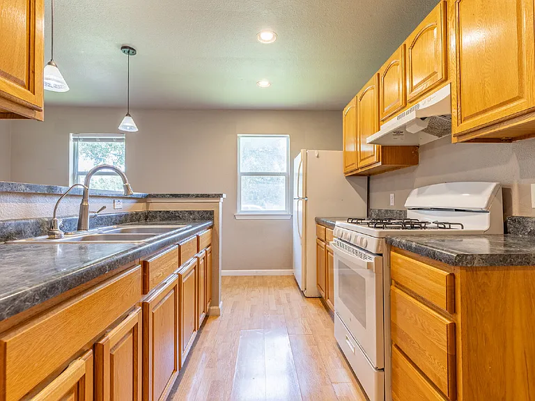 3727 Aragon Dr — Photo 9
