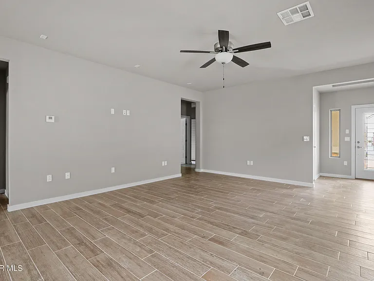 348 San Jose Ct — Photo 2