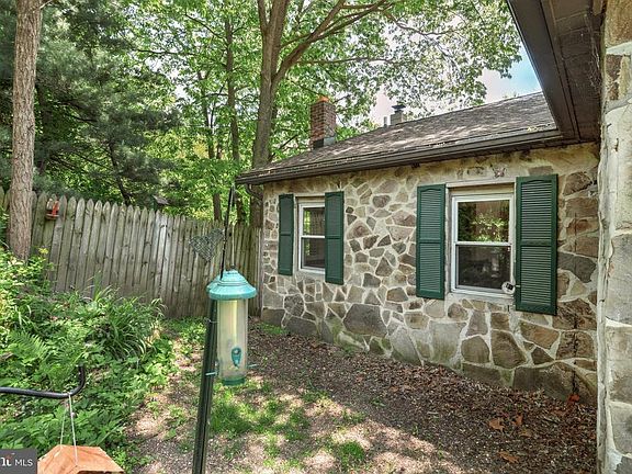 5th image of 85 Conewago Park Dr