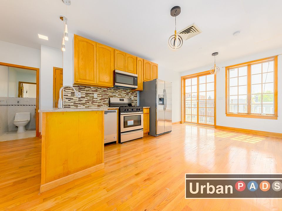 1st image of 187 18th St #2