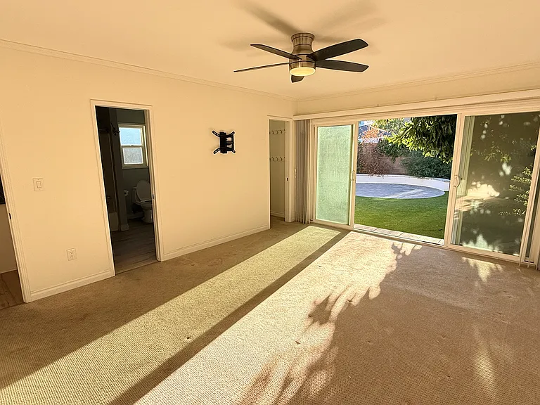 1901 N Bellflower Blvd — Photo 31
