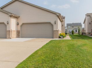 29280 Red Maple Dr, Chesterfield, MI