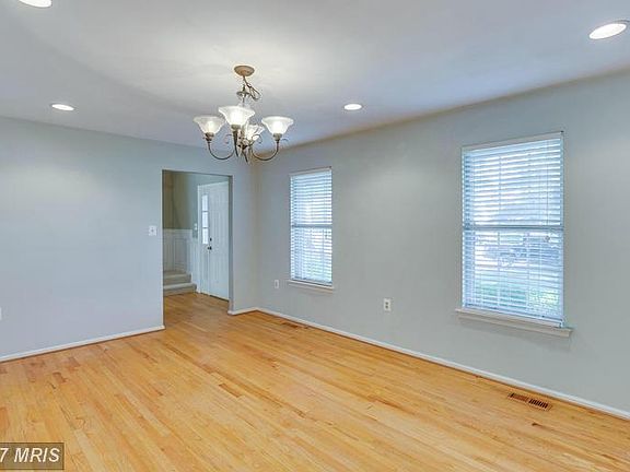 3rd image of 15213 Snellings Ct