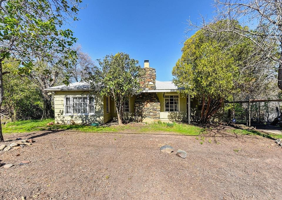 1st image of 7749 Magnolia Ave
