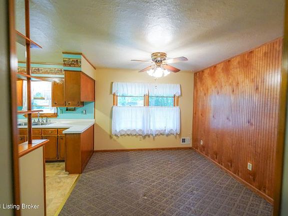2nd image of 2410 Fluhr Ln