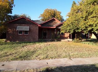 2312 N 3rd St, Tahoka, TX 79373