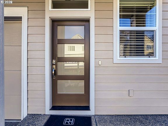 3rd image of 2764 SW Maycrest Ter