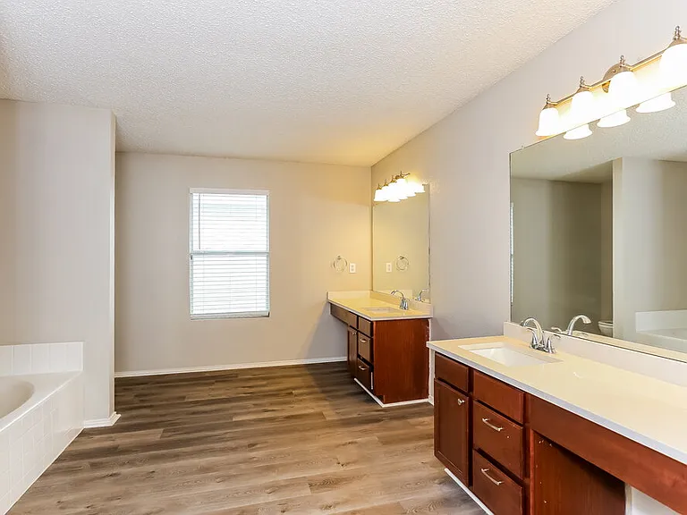 8304 Cutter Hill Ave — Photo 12